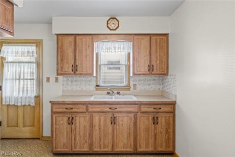 11021 Schwab Drive Parma OH 44130