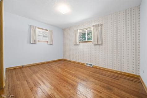 11021 Schwab Drive Parma OH 44130