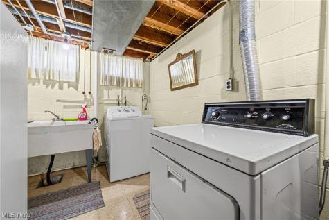 11021 Schwab Drive Parma OH 44130