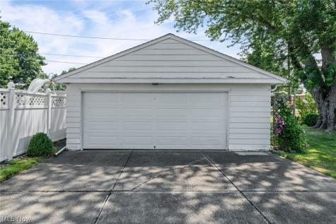 11021 Schwab Drive Parma OH 44130