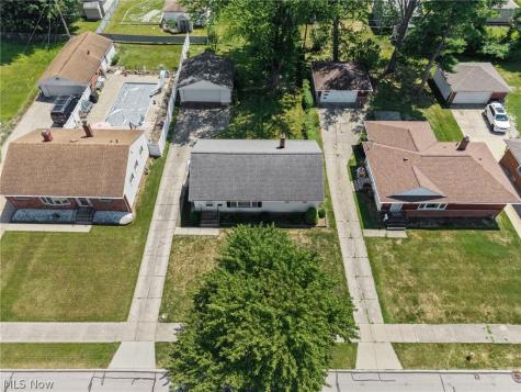 11021 Schwab Drive Parma OH 44130