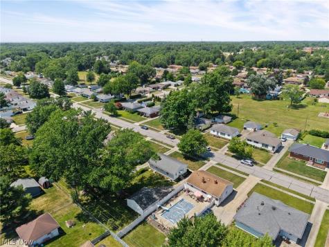 11021 Schwab Drive Parma OH 44130