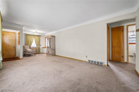 11021 Schwab Drive Parma OH 44130