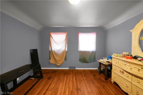 336 E 222nd Street Euclid OH 44123