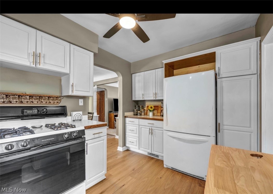 1699 Lyndhurst Lyndhurst OH 44124