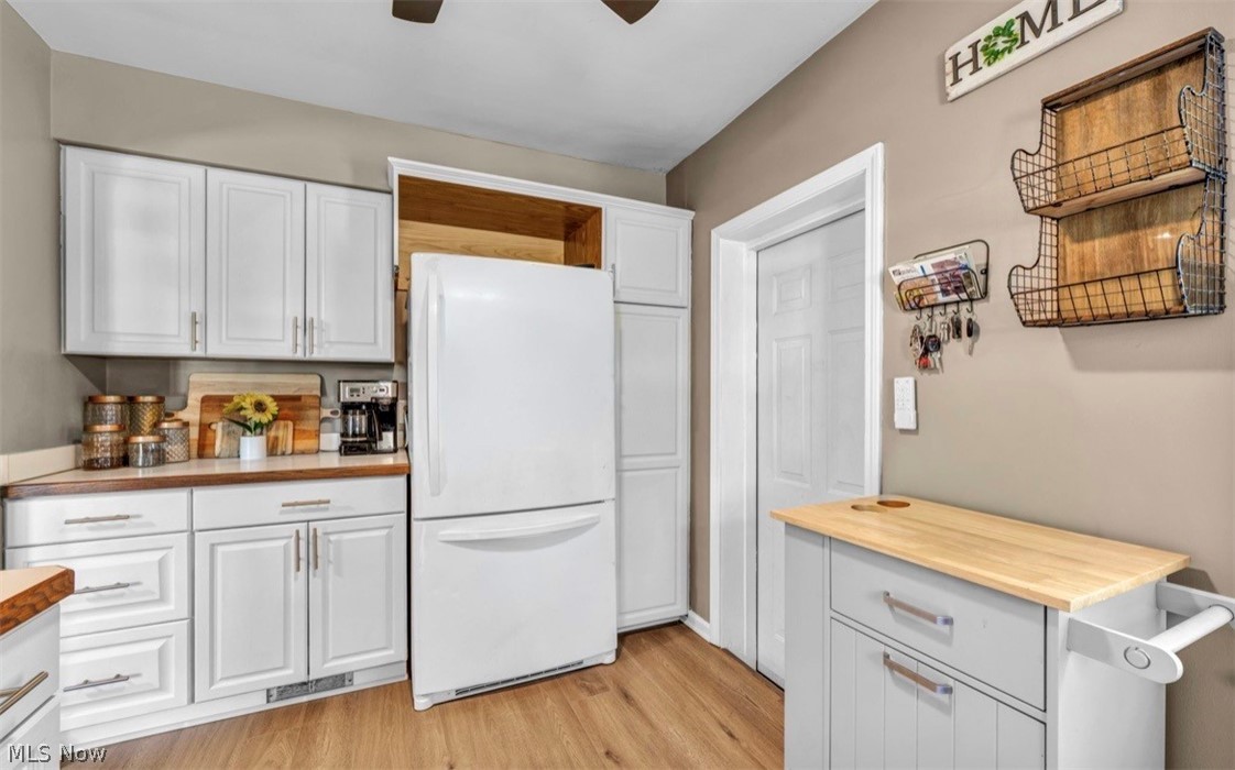 1699 Lyndhurst Lyndhurst OH 44124