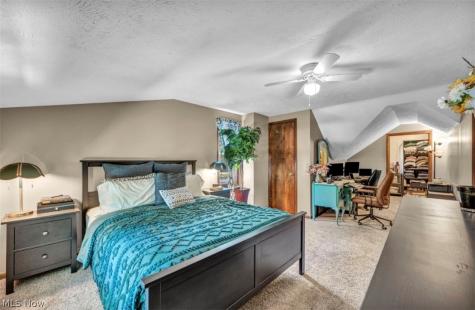 1699 Lyndhurst Lyndhurst OH 44124