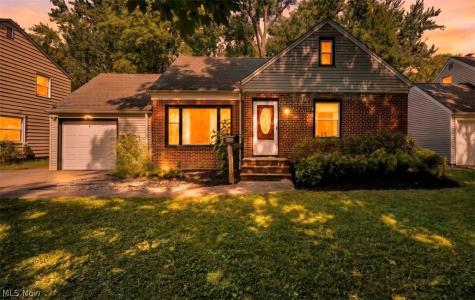 1699 Lyndhurst Lyndhurst OH 44124