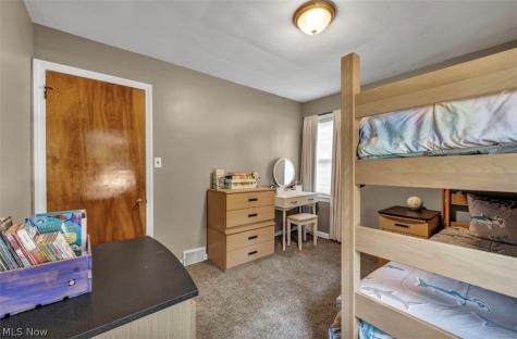 1699 Lyndhurst Lyndhurst OH 44124