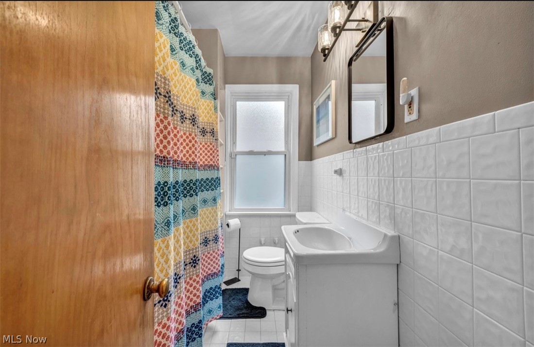 1699 Lyndhurst Lyndhurst OH 44124