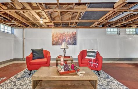 1699 Lyndhurst Lyndhurst OH 44124