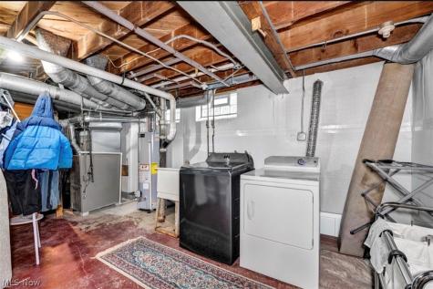 1699 Lyndhurst Lyndhurst OH 44124