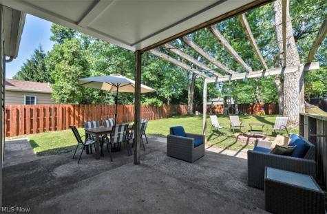 1699 Lyndhurst Lyndhurst OH 44124
