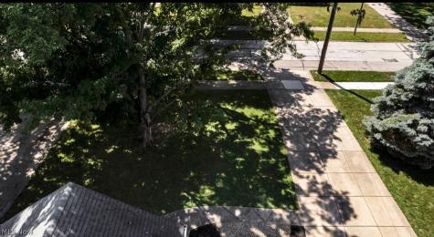 1699 Lyndhurst Lyndhurst OH 44124
