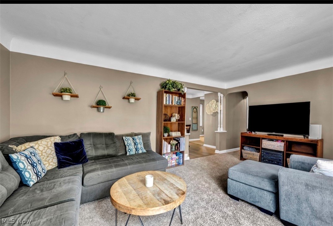 1699 Lyndhurst Lyndhurst OH 44124