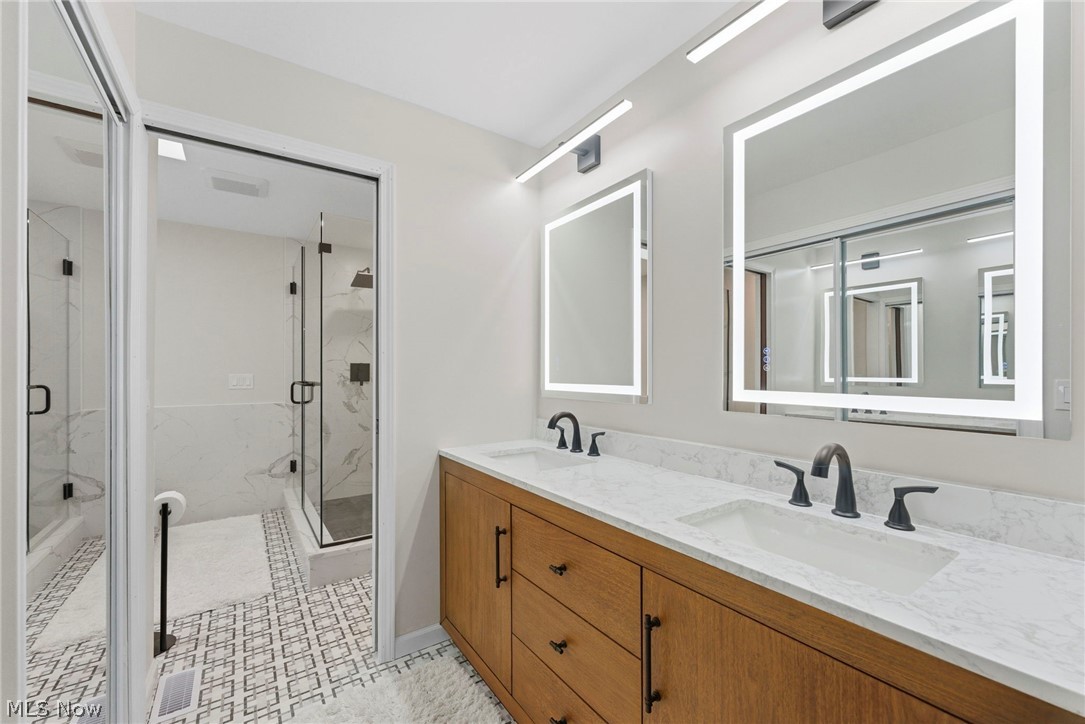 13876 Olde Orchard Road Strongsville OH 44136