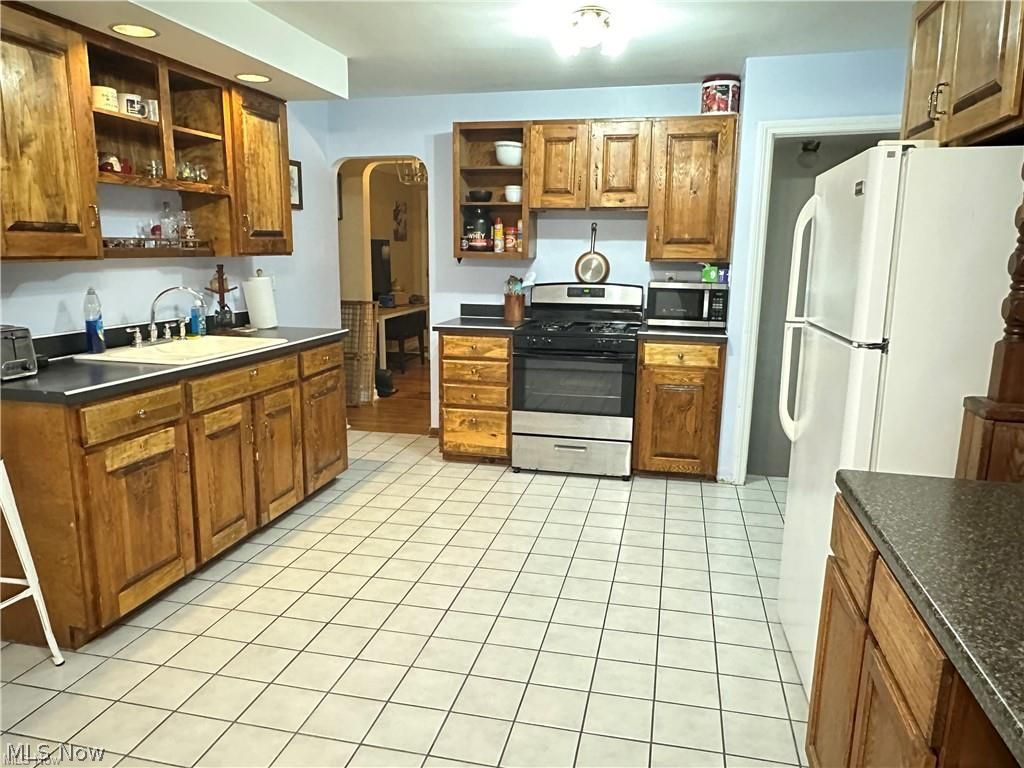 5926 Deering Avenue Parma Heights OH 44130