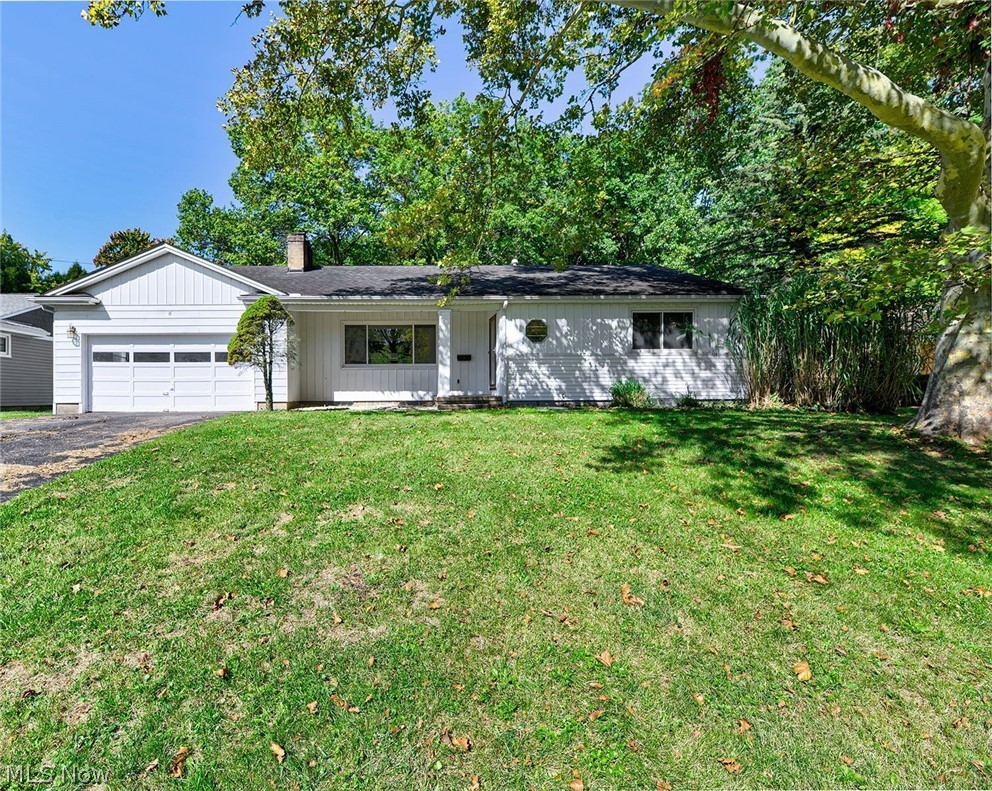 1867 Thornhill Drive Akron OH 44313