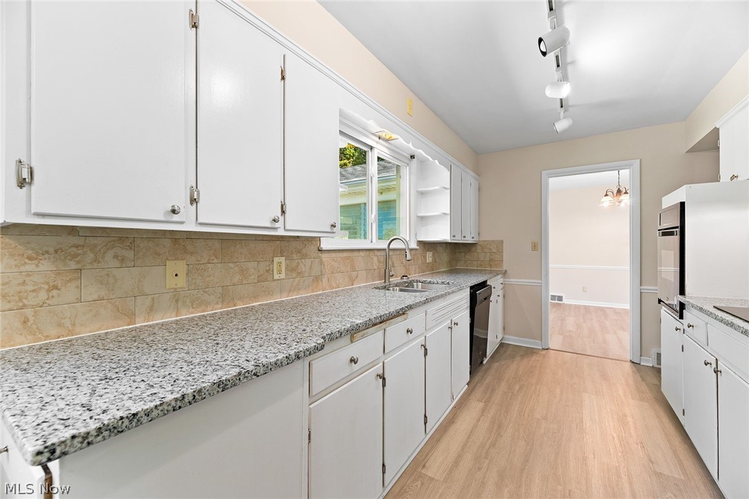 1867 Thornhill Drive Akron OH 44313