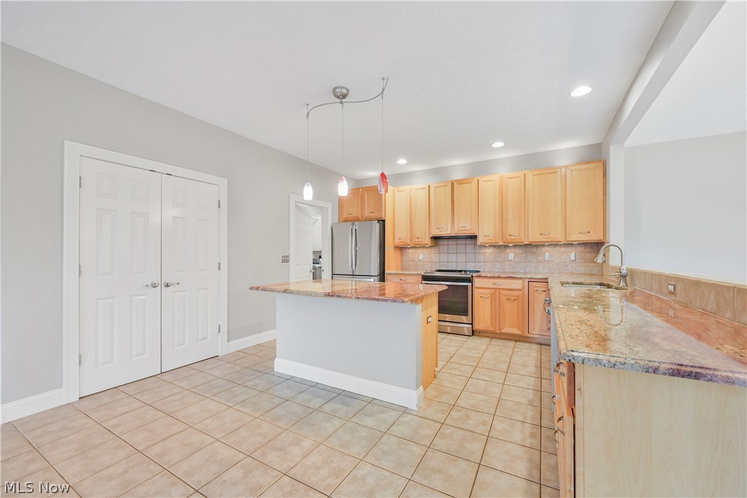 1693 Elm Drive Avon OH 44011