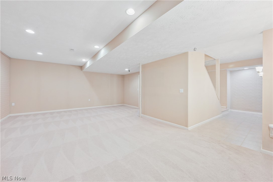 1693 Elm Drive Avon OH 44011