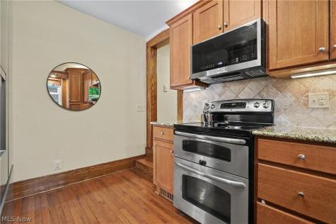 27 Borton Avenue Akron OH 44302