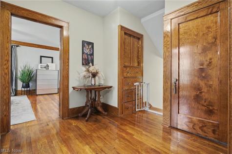 27 Borton Avenue Akron OH 44302