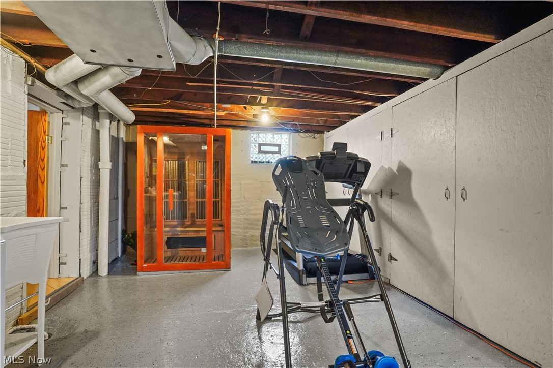 27 Borton Avenue Akron OH 44302
