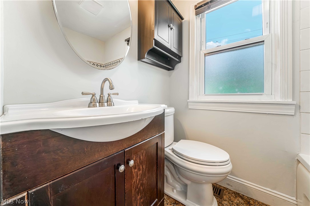 142 Woodstock Drive Avon Lake OH 44012
