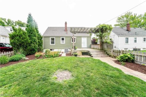 142 Woodstock Drive Avon Lake OH 44012