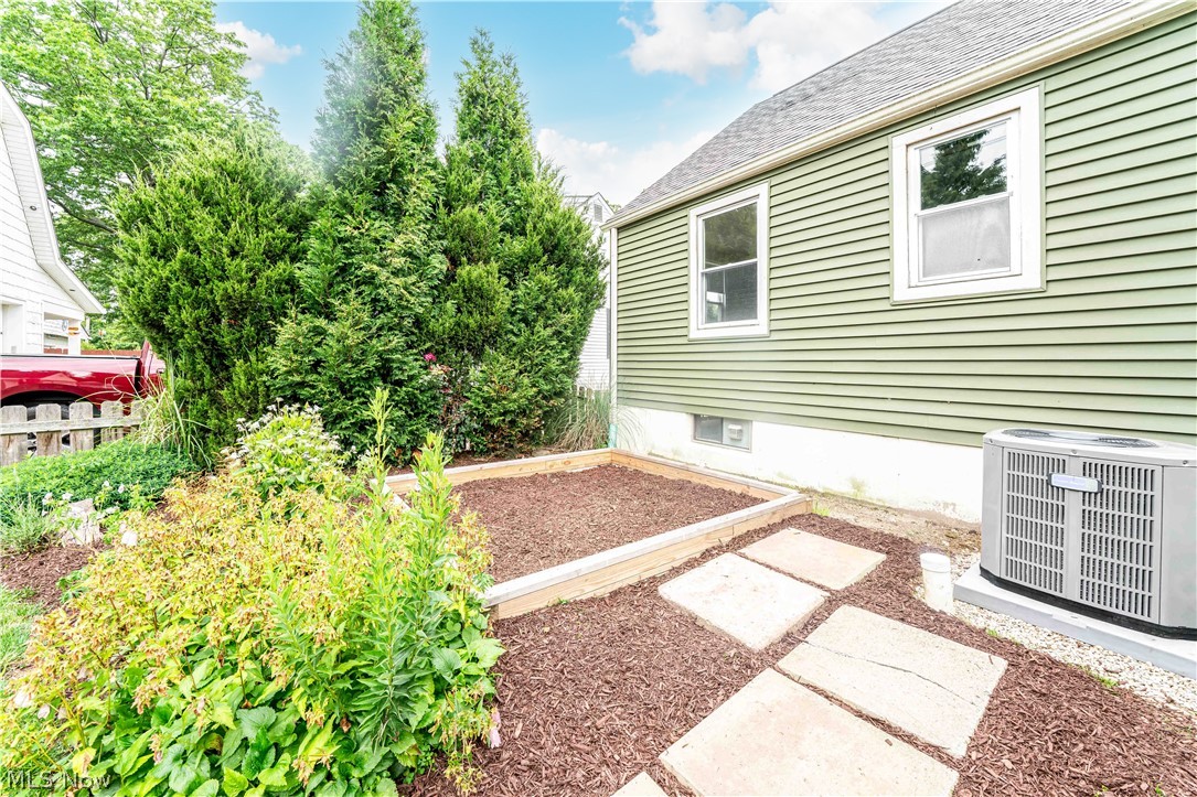 142 Woodstock Drive Avon Lake OH 44012