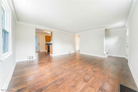 142 Woodstock Drive Avon Lake OH 44012