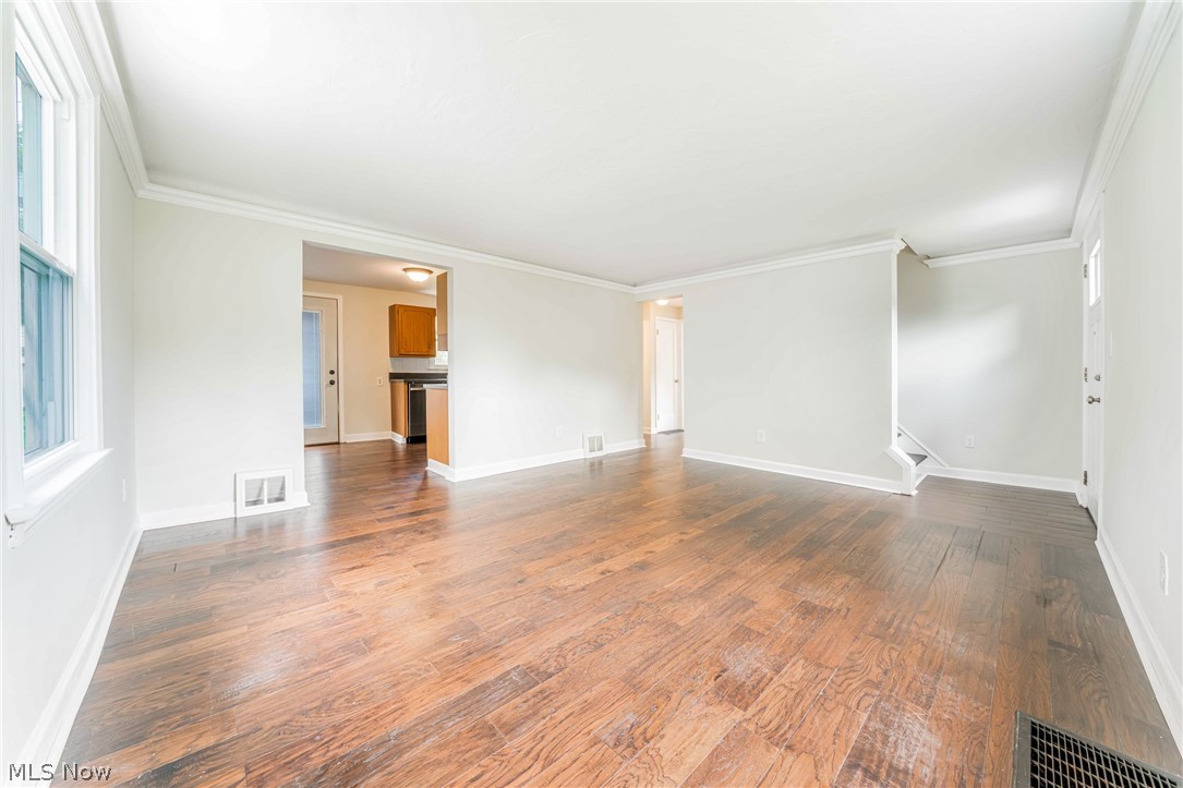 142 Woodstock Drive Avon Lake OH 44012