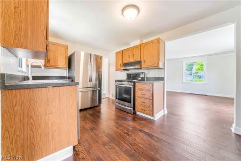 142 Woodstock Drive Avon Lake OH 44012
