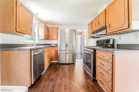 142 Woodstock Drive Avon Lake OH 44012
