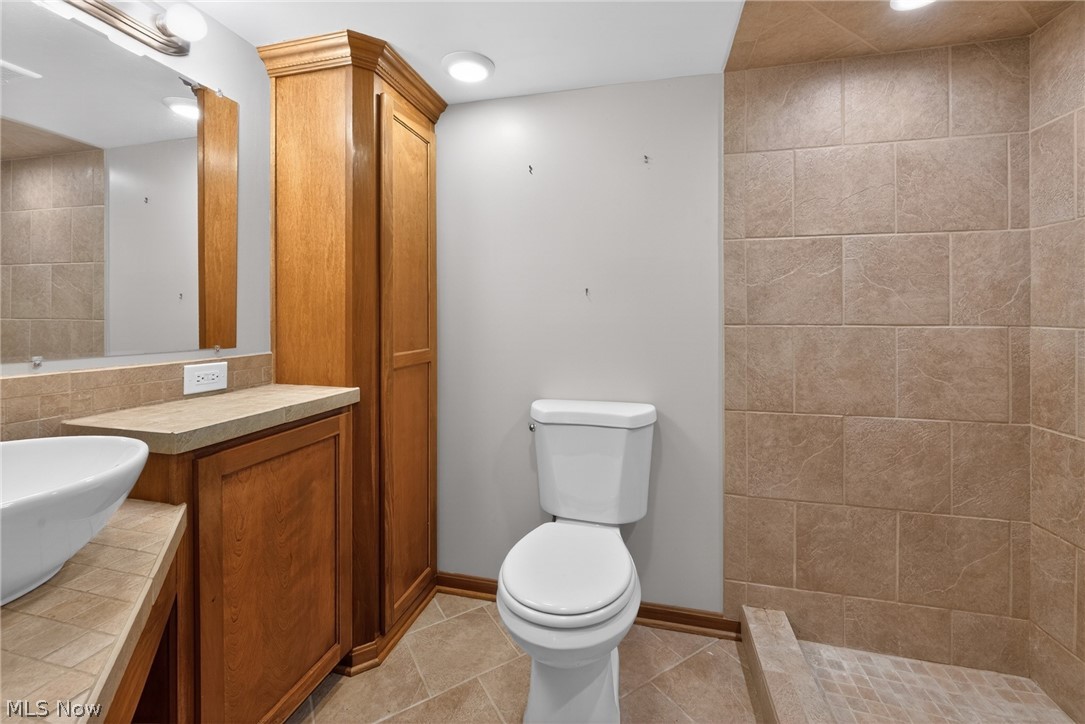 2751 Valley Road Cuyahoga Falls OH 44223