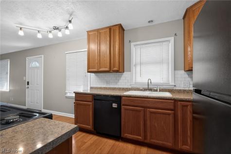 2751 Valley Road Cuyahoga Falls OH 44223