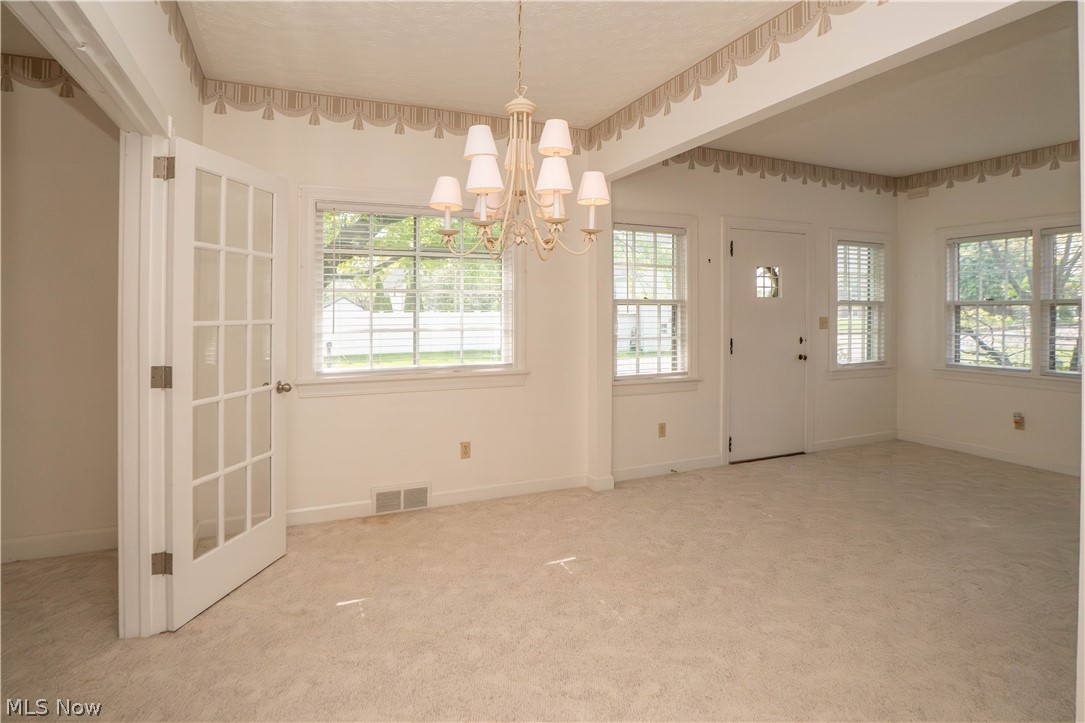 215 Lake Avenue NE Hartville OH 44632