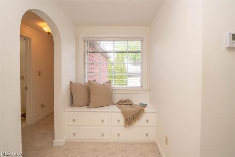 215 Lake Avenue NE Hartville OH 44632