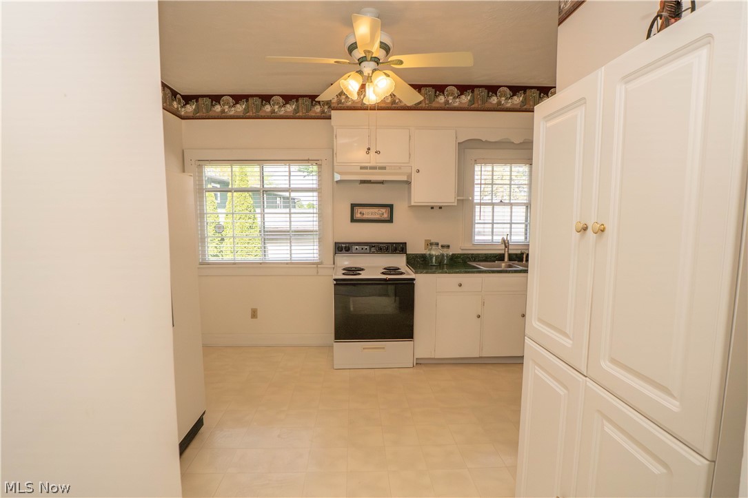 215 Lake Avenue NE Hartville OH 44632