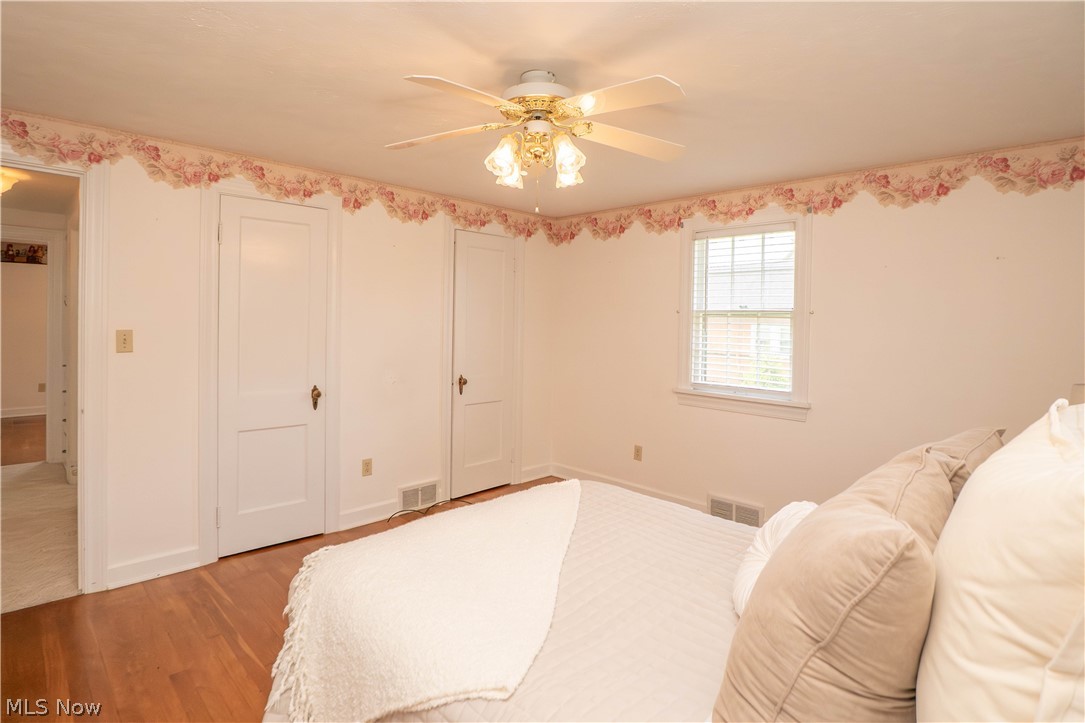 215 Lake Avenue NE Hartville OH 44632
