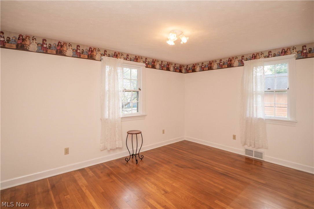 215 Lake Avenue NE Hartville OH 44632