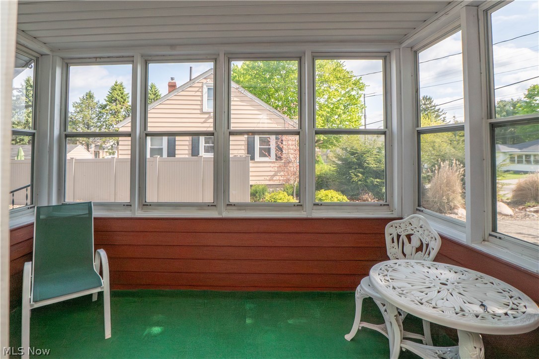 215 Lake Avenue NE Hartville OH 44632