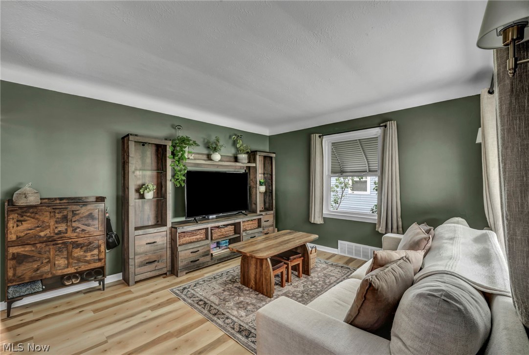 3206 Torrington Avenue Parma OH 44134