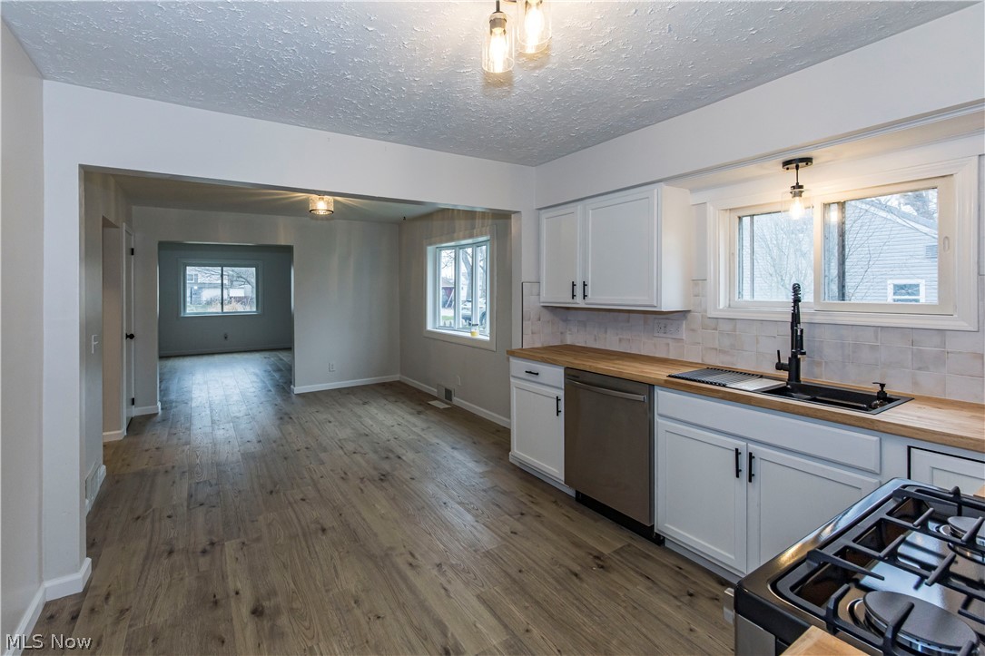 1463 4th Street Lakemore OH 44250