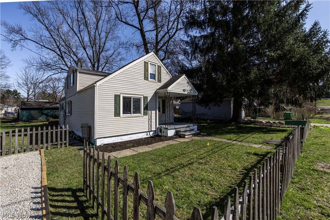 1463 4th Street Lakemore OH 44250