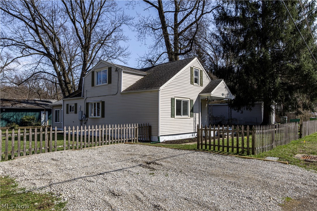 1463 4th Street Lakemore OH 44250