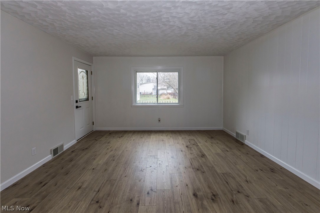 1463 4th Street Lakemore OH 44250