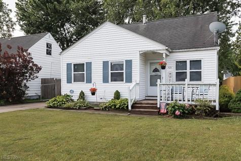 521 Cambridge Avenue Elyria OH 44035