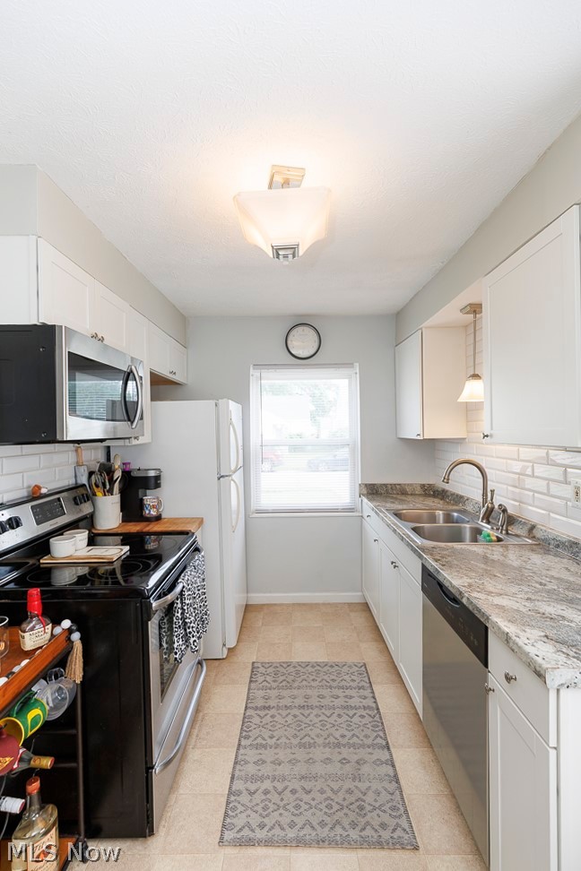 521 Cambridge Avenue Elyria OH 44035